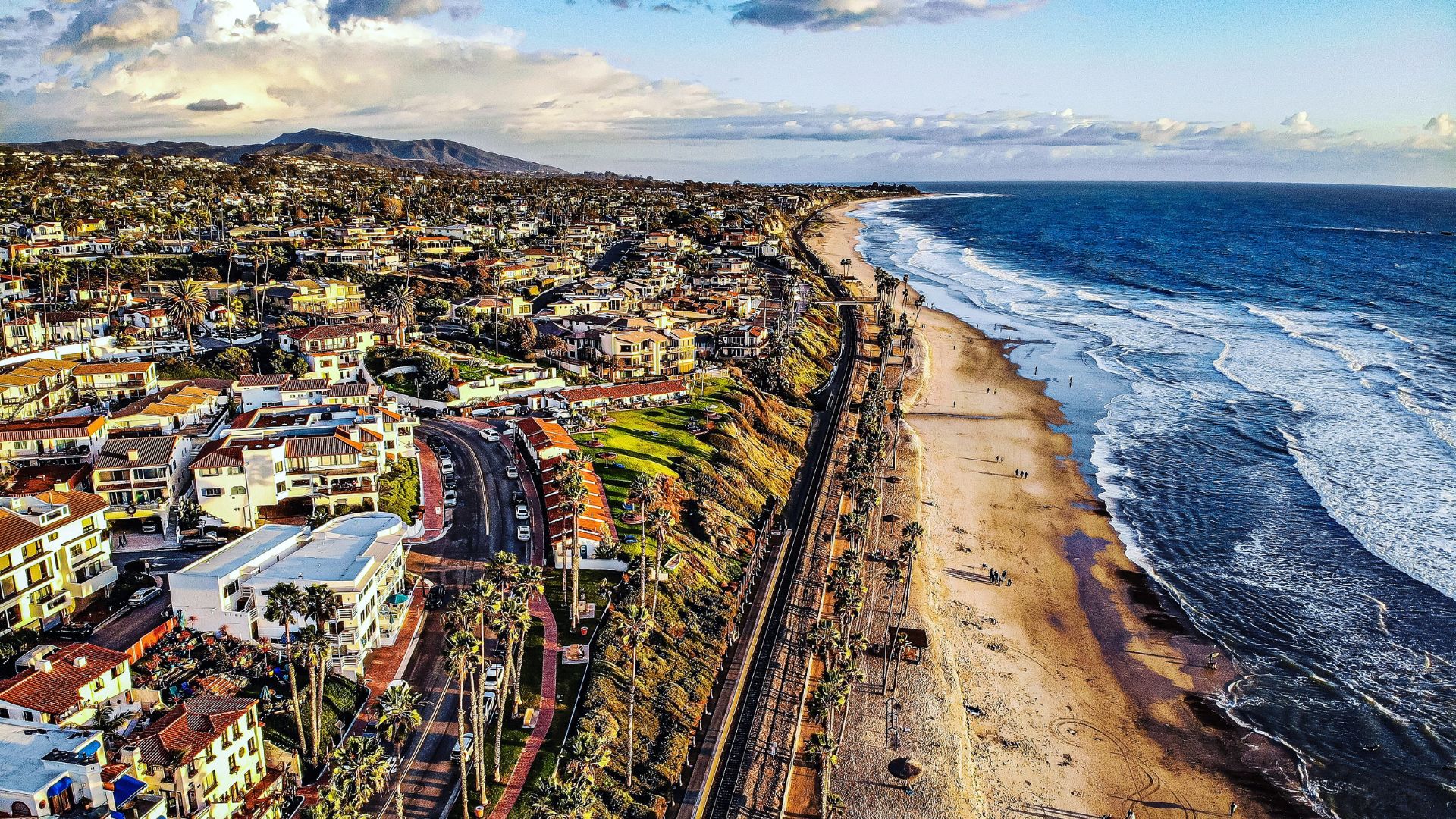 San Clemente pier and coastline
